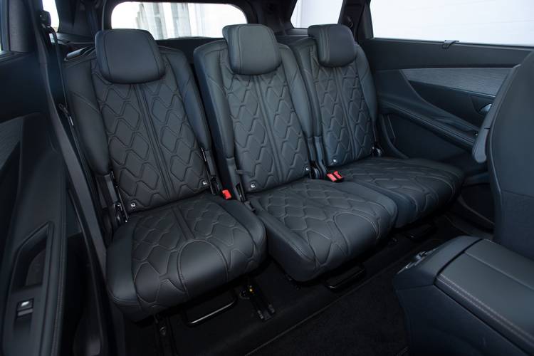 Peugeot 5008 T87 2019 rear seats