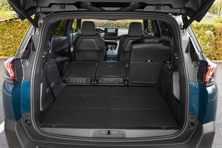 Peugeot 5008 T87 facelift 2021 rear folding seats