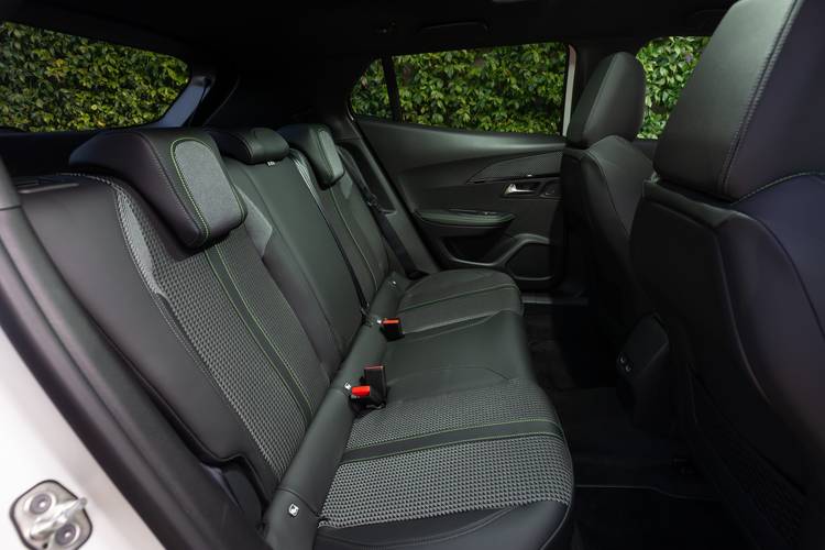 Peugeot 2008 P24 2021 rear seats