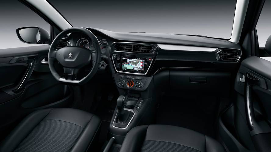 Interno di una Peugeot 301 facelift 2017