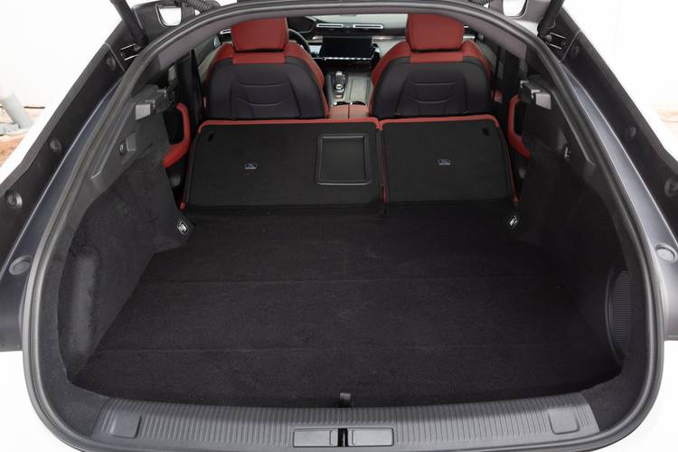 Peugeot 508 2018 rear folding seats