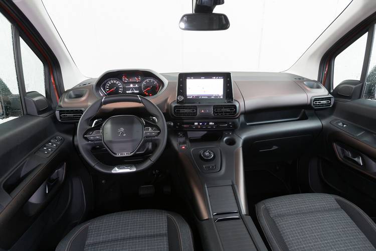 Peugeot Rifter K9 2019 wnętrze