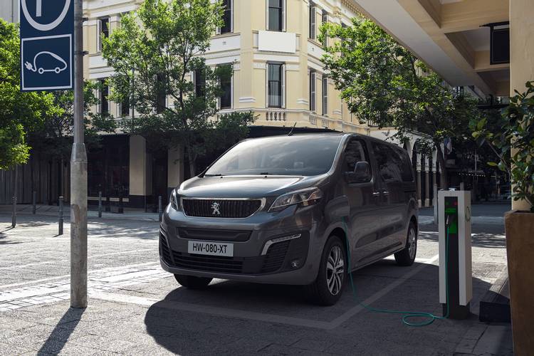 Peugeot Traveller 2020 nabíjení