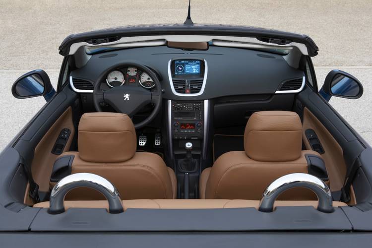 Peugeot 207 CC 2007 interior