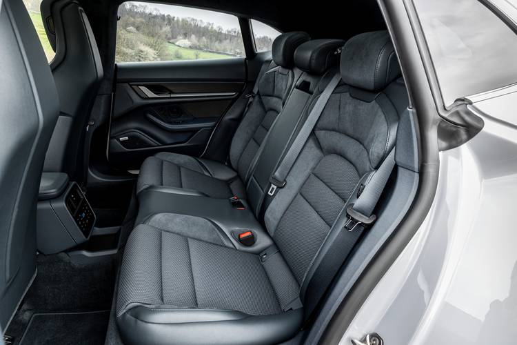 Porsche Taycan Cross Turismo 2022 rear seats