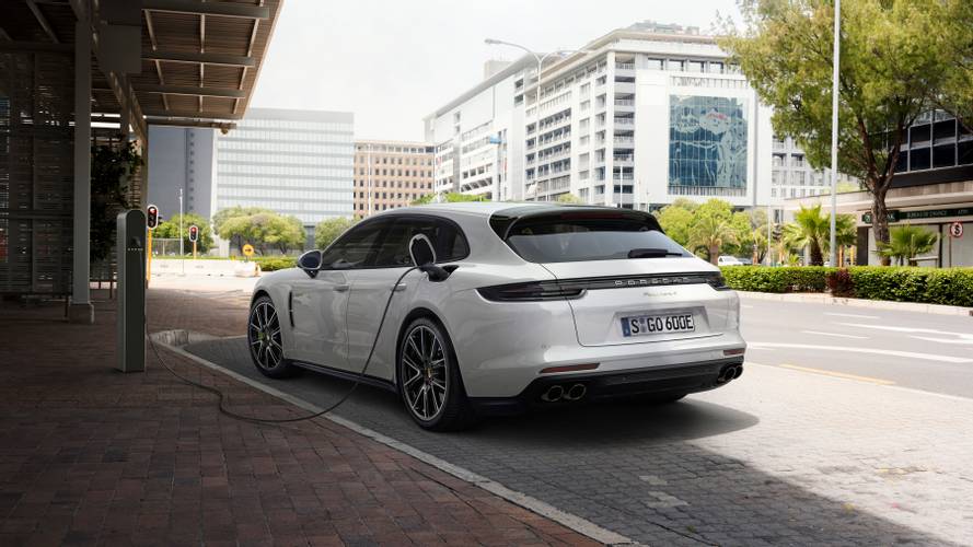 Porsche Panamera 4 E-Hybrid 971 Sport Turismo 2019 aufladen