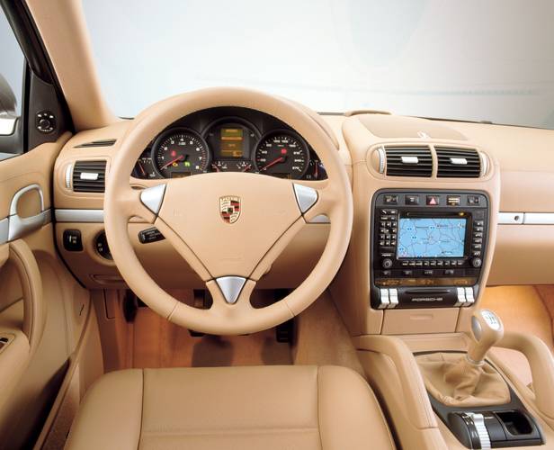 Interno di una Porsche Cayenne 9PA facelift 2007