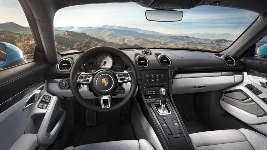 Interno di una Porsche Cayman 718 982 2016