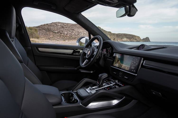 Porsche Cayenne 9Y0 2019 front seats