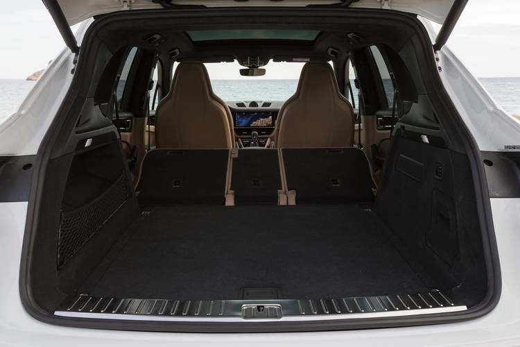 Porsche Cayenne 9Y0 2020 rear seats