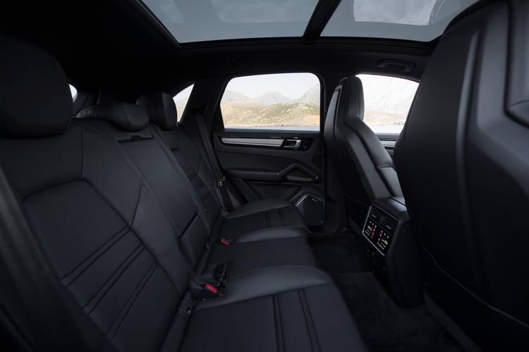 Porsche Cayenne 9Y0 2020 rear seats