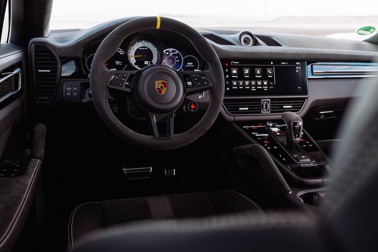 Interno di una Porsche Cayenne Turbo GT 9Y0 2021