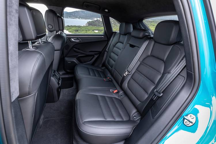 Porsche Macan 95B facelift 2020 rear seats