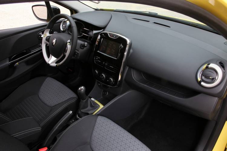Renault Clio BH 2012 interior
