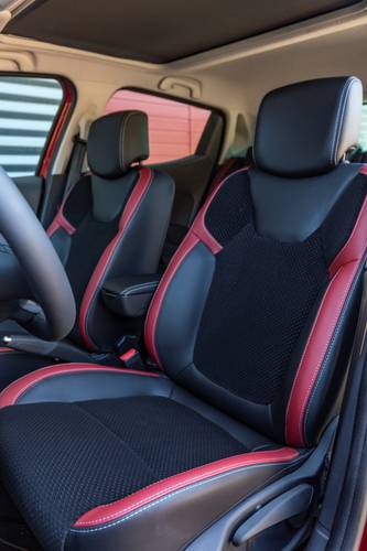 Renault Clio BH facelift 2017 front seats