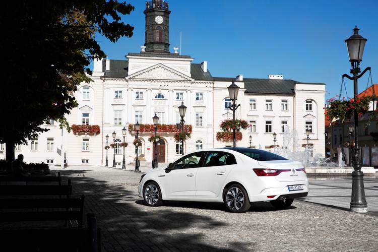 Renault Megane GrandCoupe 2017 limousine