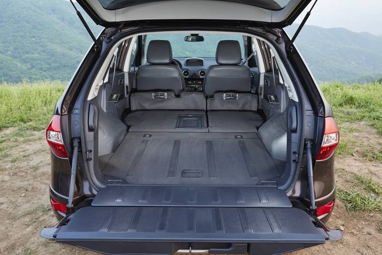 Renault Koleos HY facelift 2015 plegados los asientos traseros