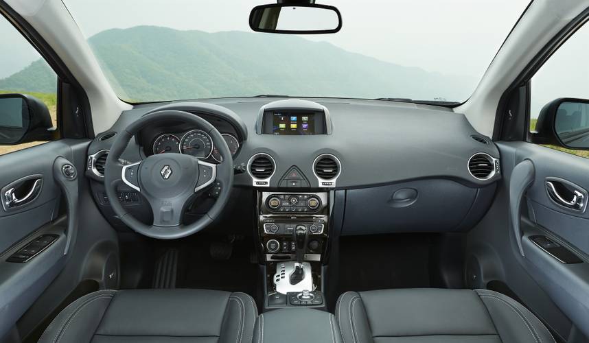 Interno di una Renault Koleos HY facelift 2014