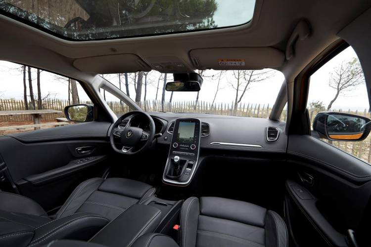 Interno di una Renault Scenic 2017