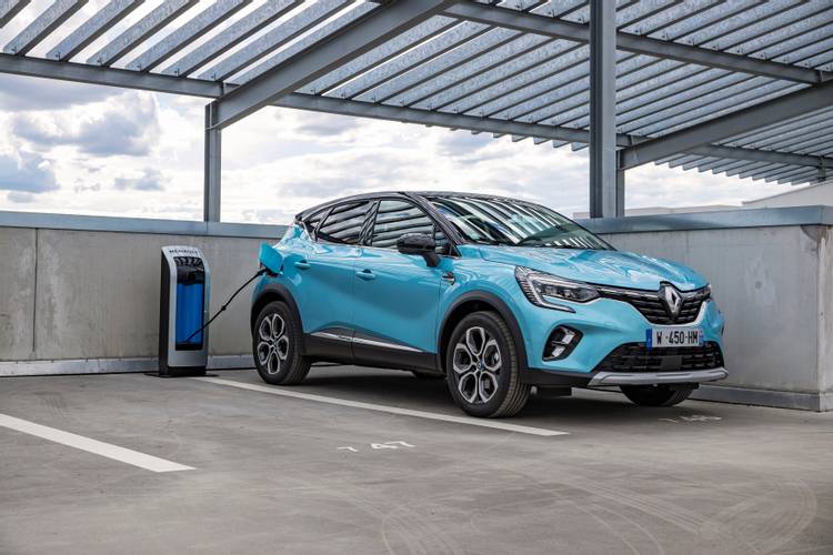 Renault Captur JB-JE 2020 charging