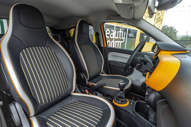 Sièges avant de la Renault Twingo facelift 2020