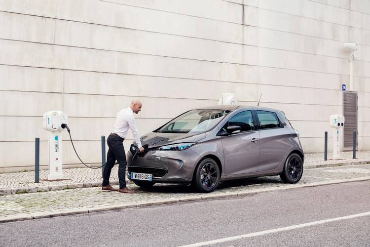 Renault Zoe facelift 2017 charging
