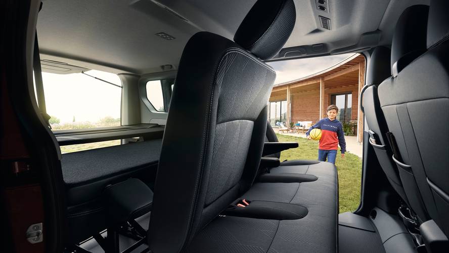 Renault Trafic facelift 2020 rear seats