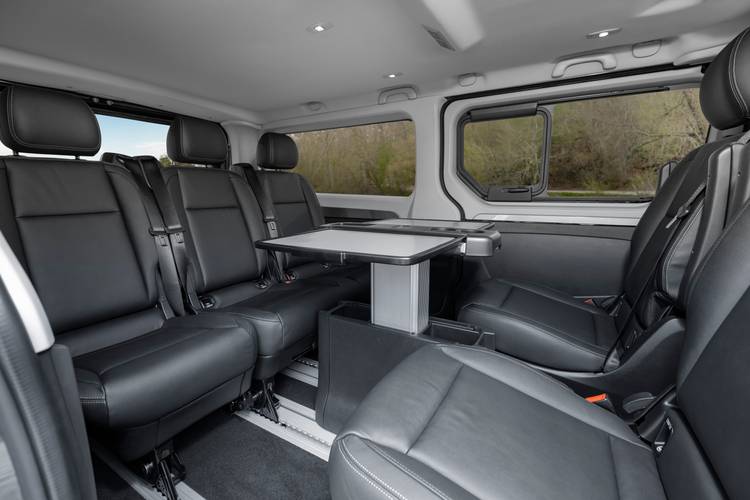 Renault Trafic SpaceClass facelift 2022 rear seats