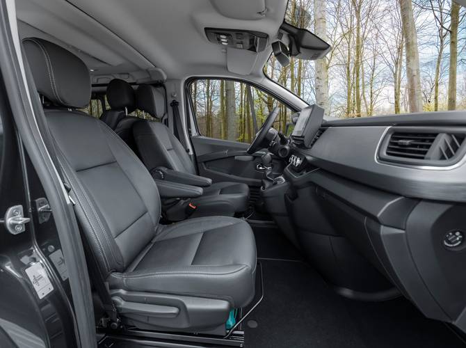Renault Trafic SpaceClass facelift 2020 assentos dianteiros