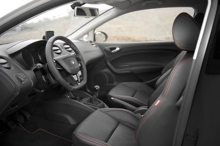 Seat Ibiza 6J 2009 front seats