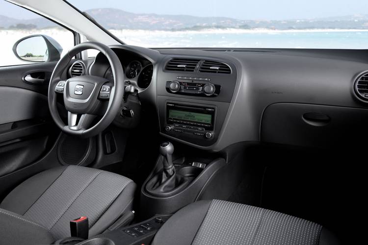 Seat Leon 1P facelift 2009 interior