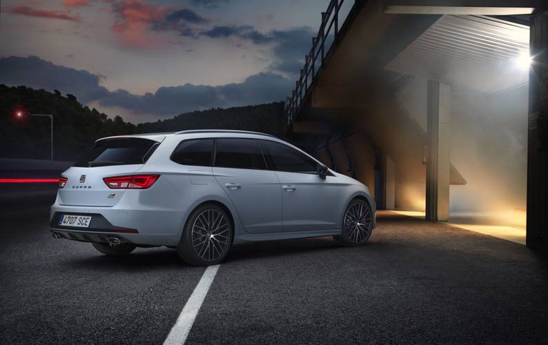 Seat Leon 5F Cupra ST 2015 station wagon