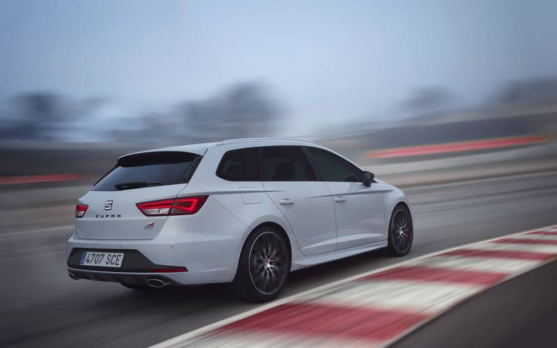 Seat Leon 5F Cupra ST 2015 station wagon