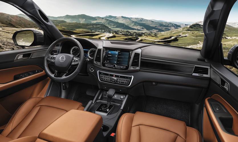 Interno di una SsangYong Musso Grand facelift 2021