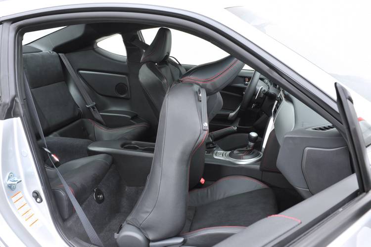 Subaru BRZ ZC6 2014 asientos traseros