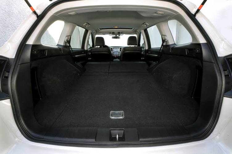Subaru Outback BR 2011 plegados los asientos traseros