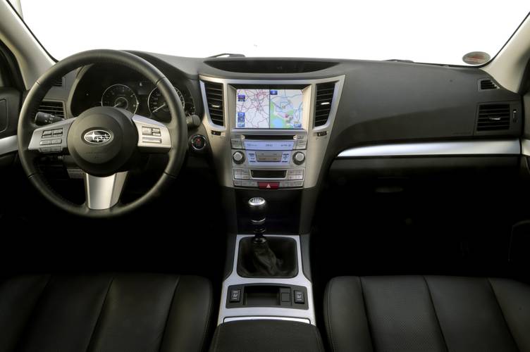 Interno di una Subaru Outback BR 2009