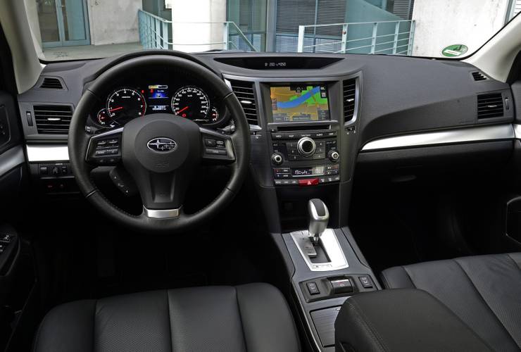 Interno di una Subaru Outback BR facelift 2013