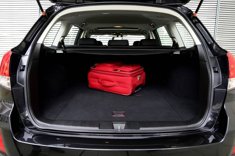 Subaru Outback BR facelift 2013 bagageira
