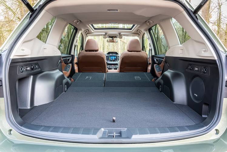 Subaru Forester SK 2021 bagageruimte tot aan voorstoelen