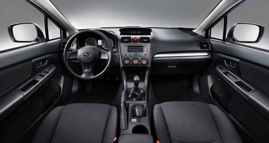 Interno di una Subaru Impreza GJ 2013