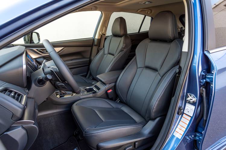 Subaru Impreza GK facelift 2020 asientos delanteros
