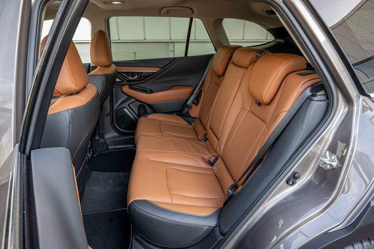 Subaru Outback BT 2022 rear seats