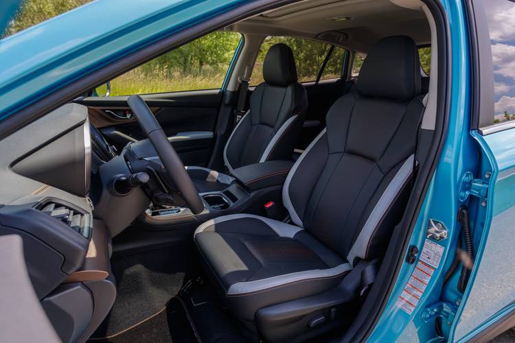 Subaru XV GT facelift 2021 vorn sitzt