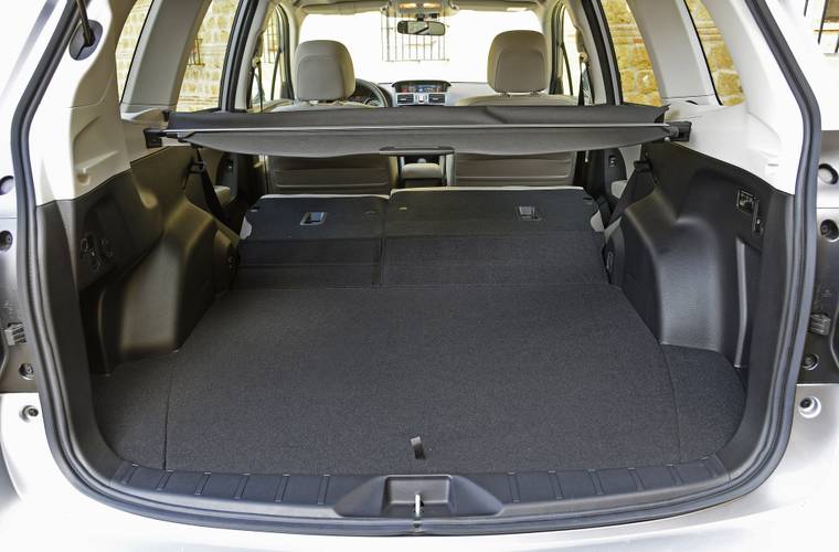 Subaru Forester SJ 2012 bagageruimte tot aan voorstoelen