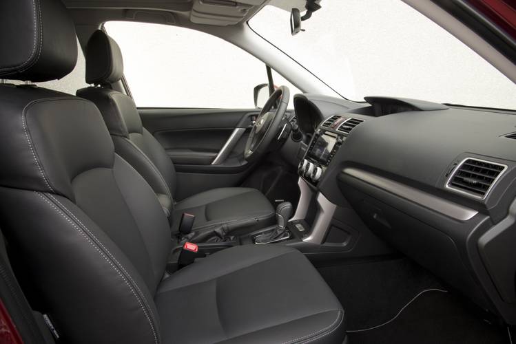 Subaru Forester SJ 2013 assentos dianteiros