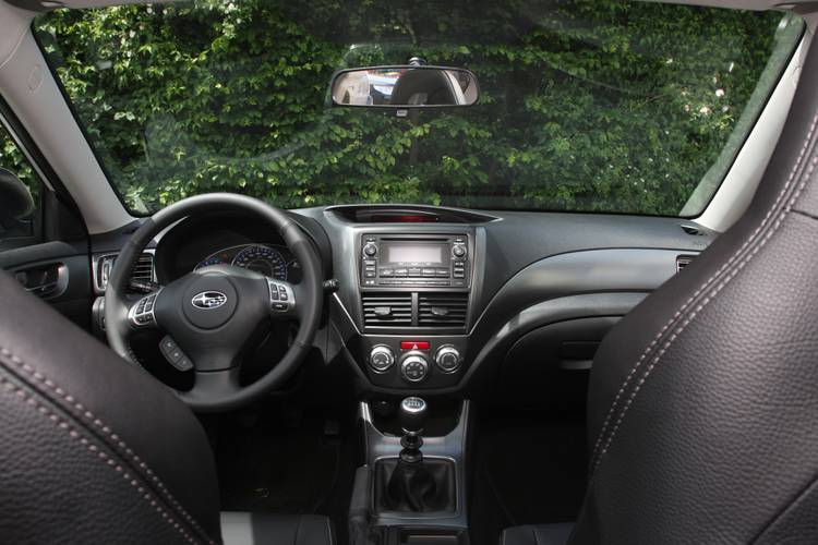 Interno di una Subaru Impreza 2007