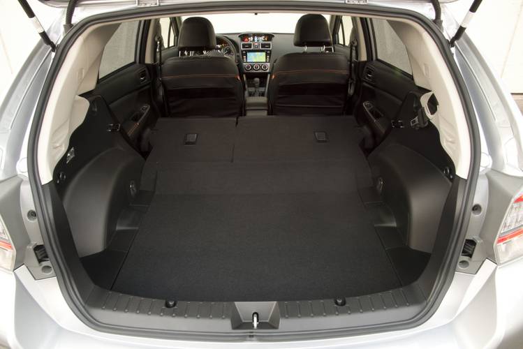 Subaru-XV-2016 GP facelift 2017 rear folding seats