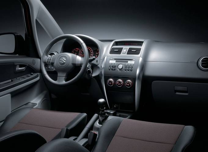 Interno di una Suzuki SX4 2006 Outdoor