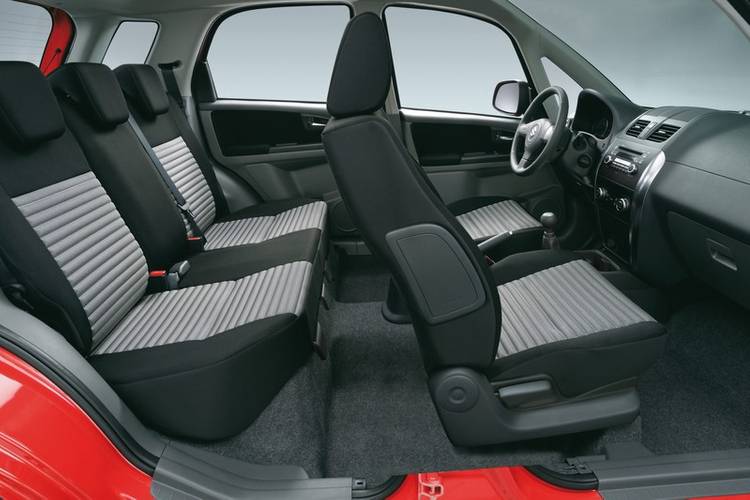Suzuki SX4 facelift 2011 zadní sedadla